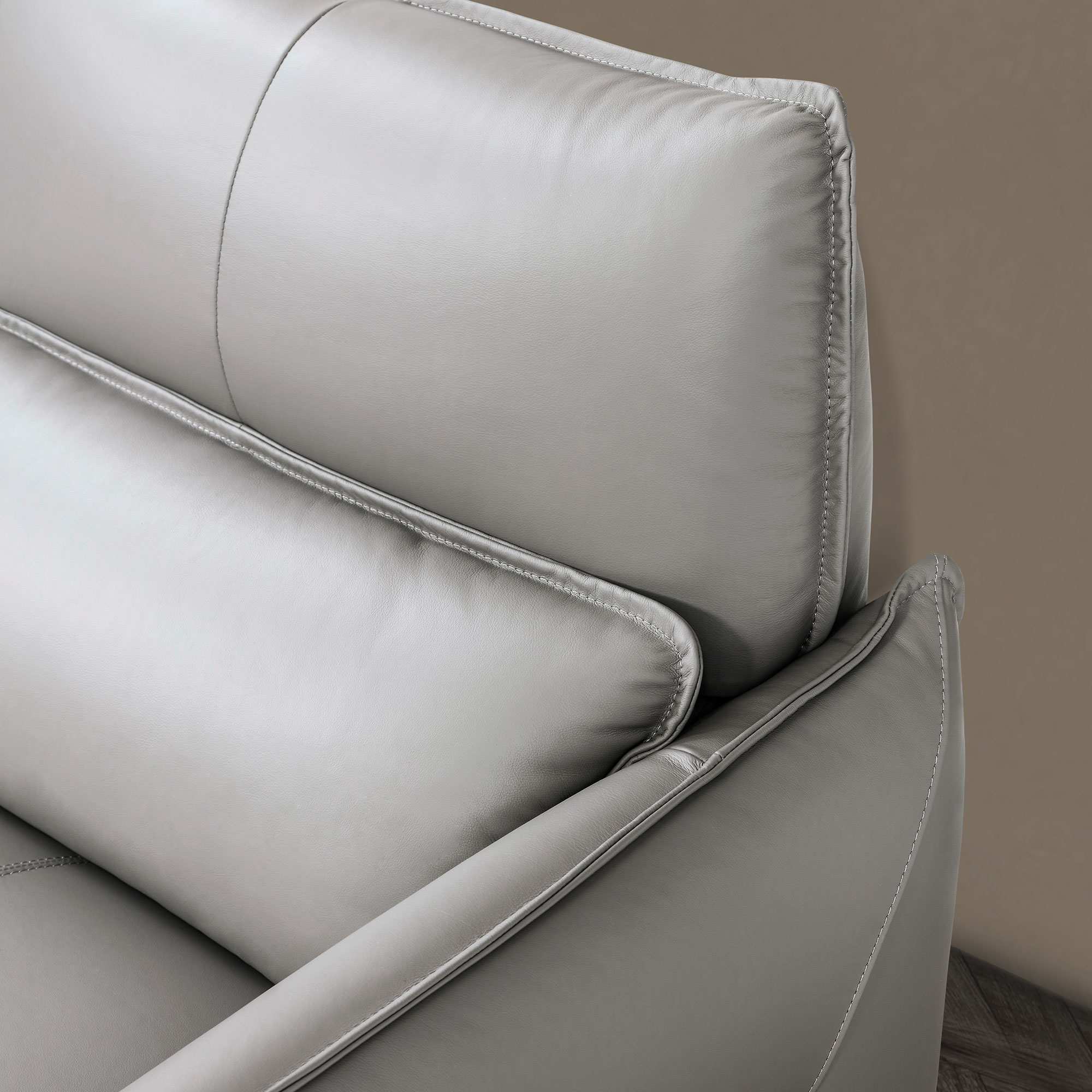 意斯特真皮沙发est239